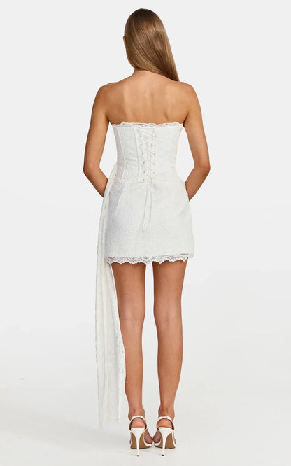 Elegant Lace A-Line Strapless Sweetheart Sleeveless Corset Back Mini with Detachable Train Homecoming Dresses