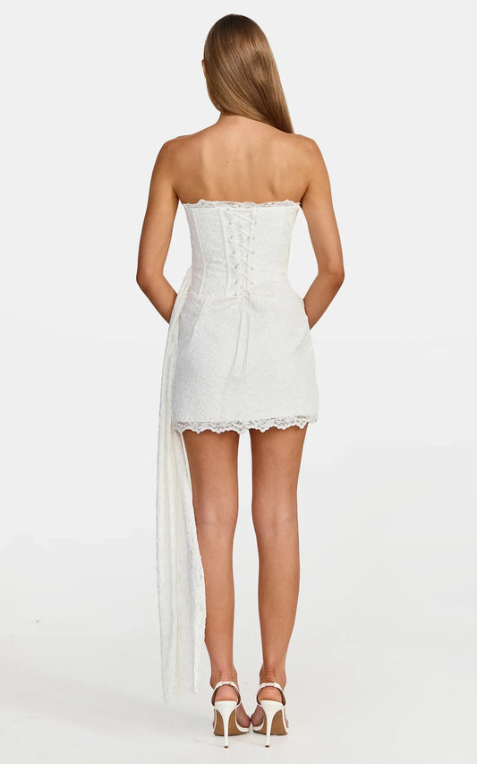 Elegant Lace A-Line Strapless Sweetheart Sleeveless Corset Back Mini with Detachable Train Homecoming Dresses