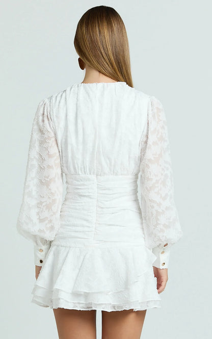 Elegant Textured A-Line Deep V-Neck Long Balloon Sleeve Ruched Back Mini Homecoming Dresses