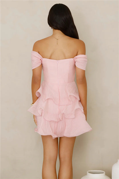 Flouncy A-line Off-shoulder Sweetheart-sleeve Back-zip Tiered Mini Homecoming Dresses