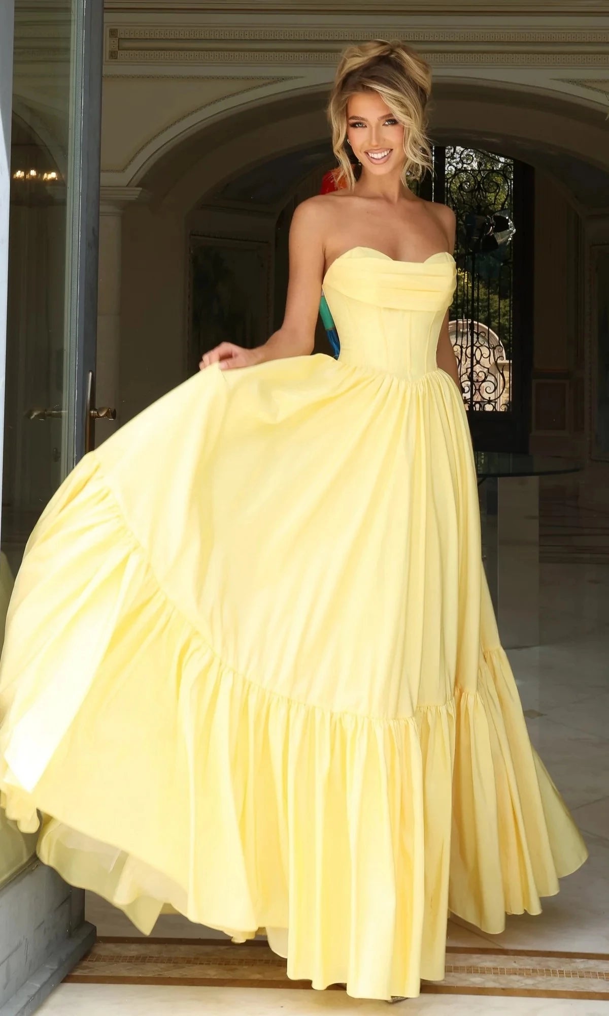 Glamorous Ball-Gown Strapless Sweetheart Open-Back Floor-Length Prom Dress