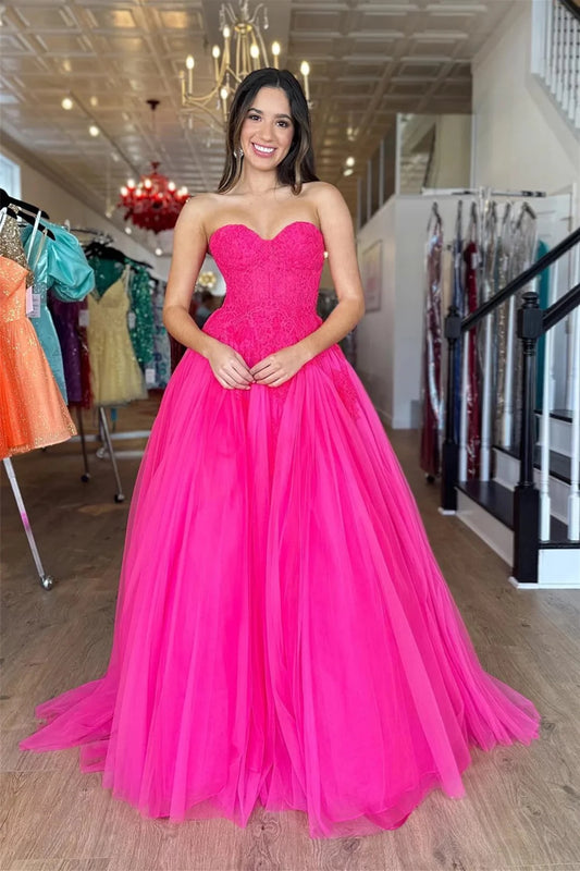 Glamorous Ballgown Strapless Sweetheart Sleeveless Lace Tulle Train Evening Dresses