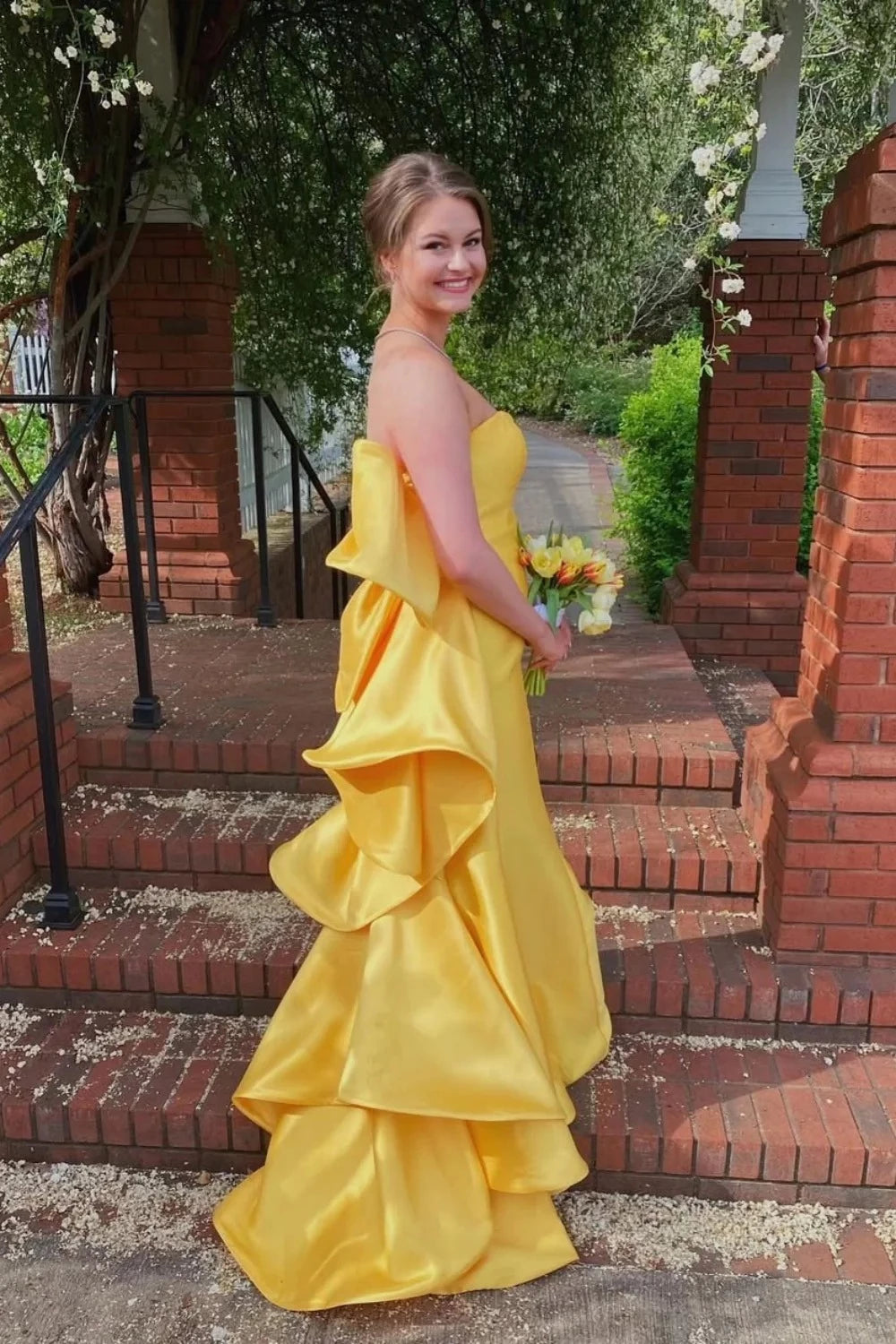 Glamorous Mermaid Strapless Sweetheart Bow-Back Train Evening Dress