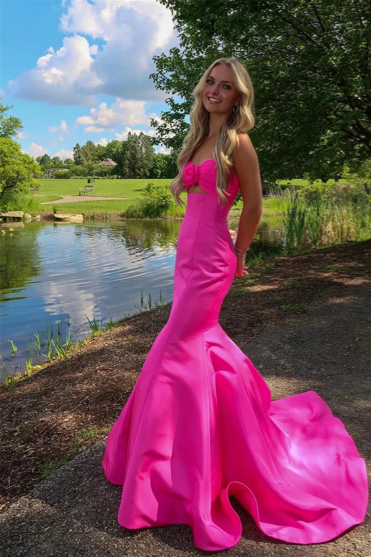 Glamorous Mermaid Strapless Sweetheart Cutout Sleeveless Train Evening Dresses