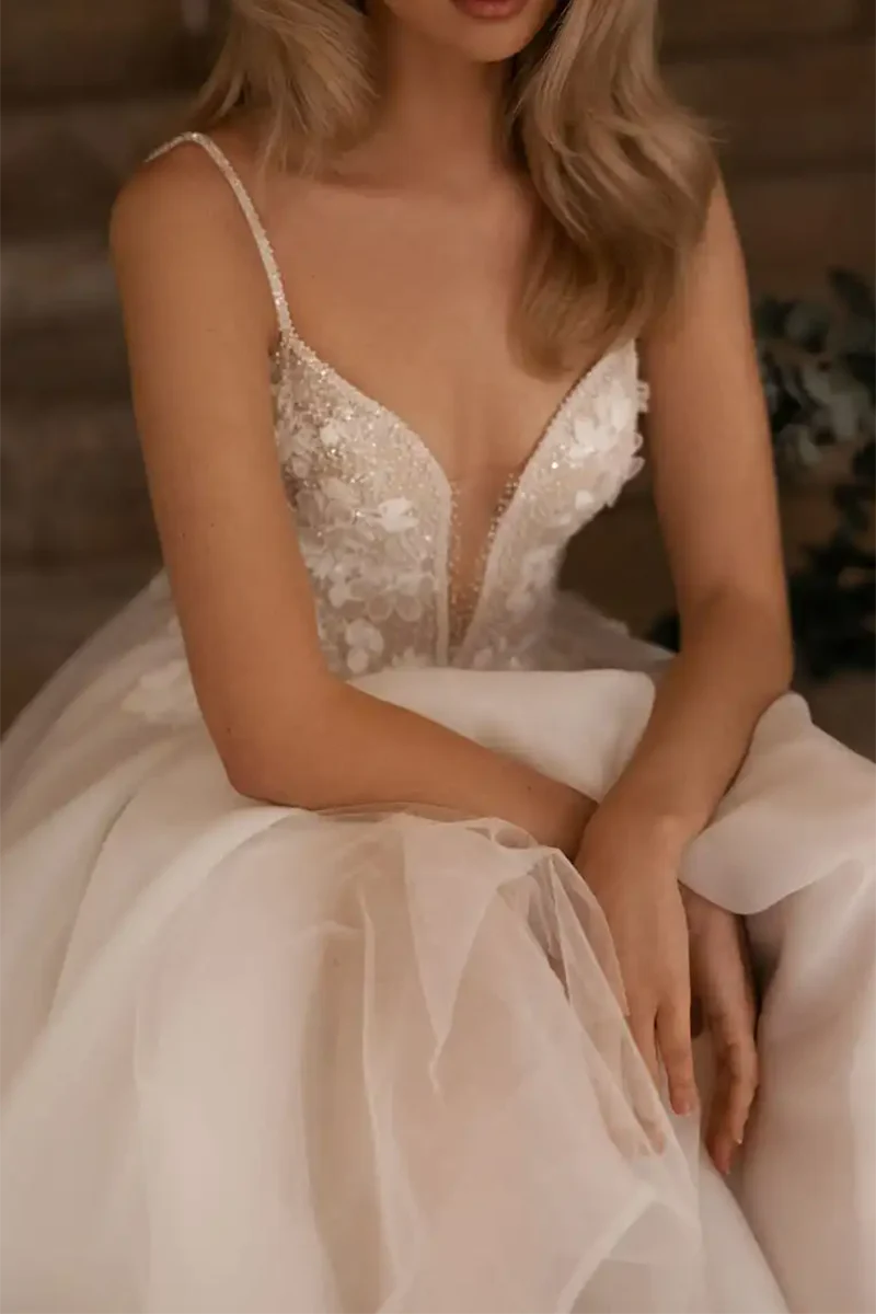 Luxury Ball-Gown Plunge-V-Neck Spaghetti-Strap Open-Back Train-Length Wedding Dress