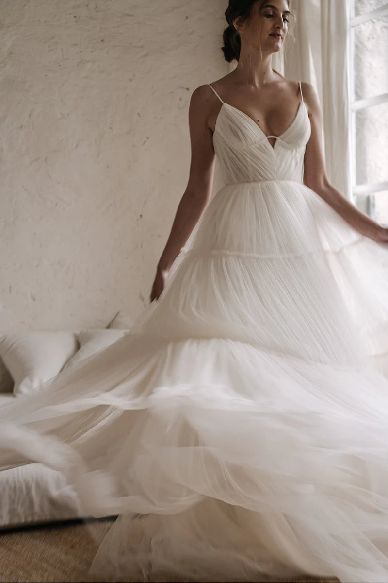 Simple Ball-Gown Plunge-V-Neck Spaghetti-Strap Open-Back Train-Length Wedding Dress