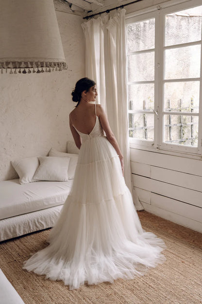 Simple Ball-Gown Plunge-V-Neck Spaghetti-Strap Open-Back Train-Length Wedding Dress