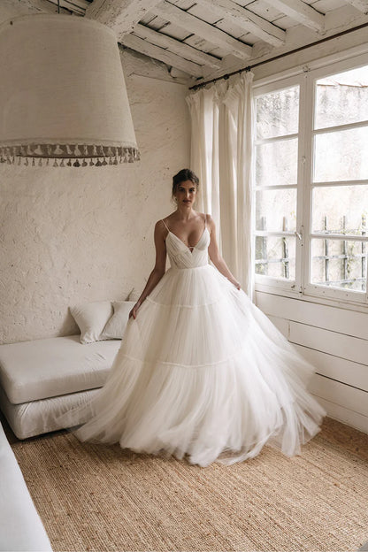 Simple Ball-Gown Plunge-V-Neck Spaghetti-Strap Open-Back Train-Length Wedding Dress