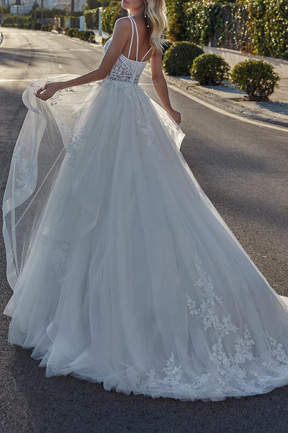Vintage Ball-Gown Plunge-V-Neck Spaghetti-Strap Open-Back Train-Length Wedding Dress