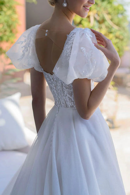 Vintage Ball-Gown Square-Neck Puffed-Short-Sleeve Sheer-Back Chapel Train Wedding Dress