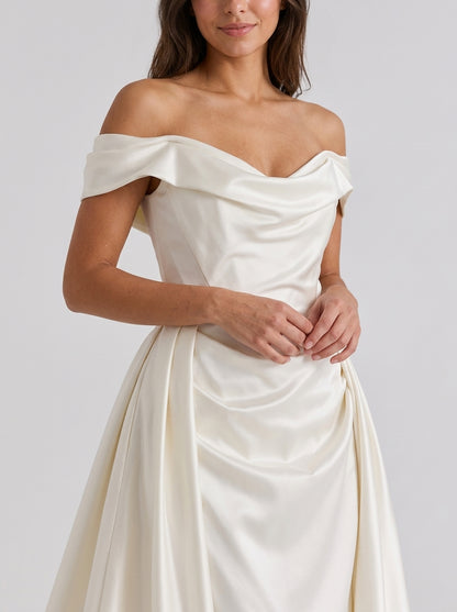 Elegant Ball-gown Off-the-shoulder Sleeveless Button-back Train-length Wedding Dress