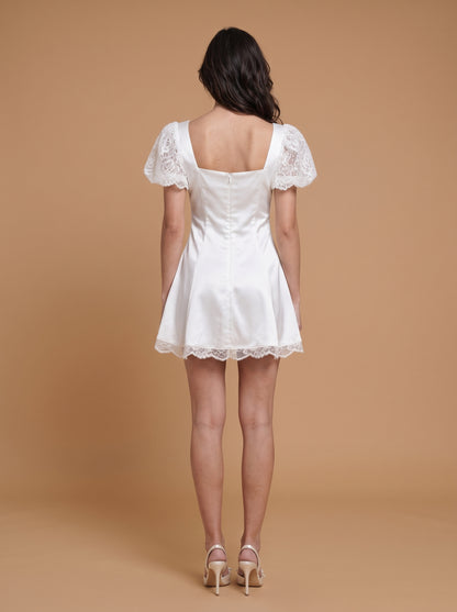 Whimsical A-line Sweetheart-neck Lace-puff-sleeve Solid-back Mini Homecoming Dress