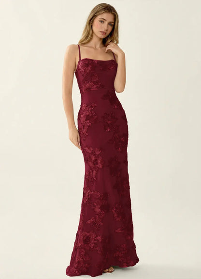 Burgundy Lace Sheath/column Square Neck Criss-Cross Straps Floor-Length Dress - Aabei Dress
