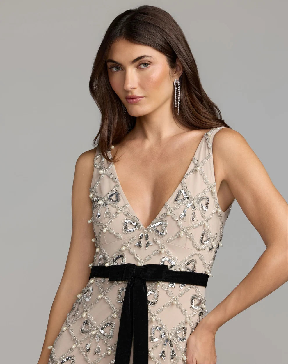Champagne Mesh with Sequins and Pearls Sheath Column V-Neck Floor-Length Dress - Aabei Dress