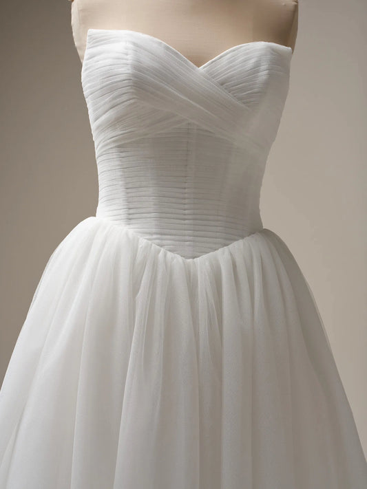 Wedding Dress A-Line Sweetheart Neckline Off-the-Shoulder Sleeveless Bridal Gown Formal Wear Dress