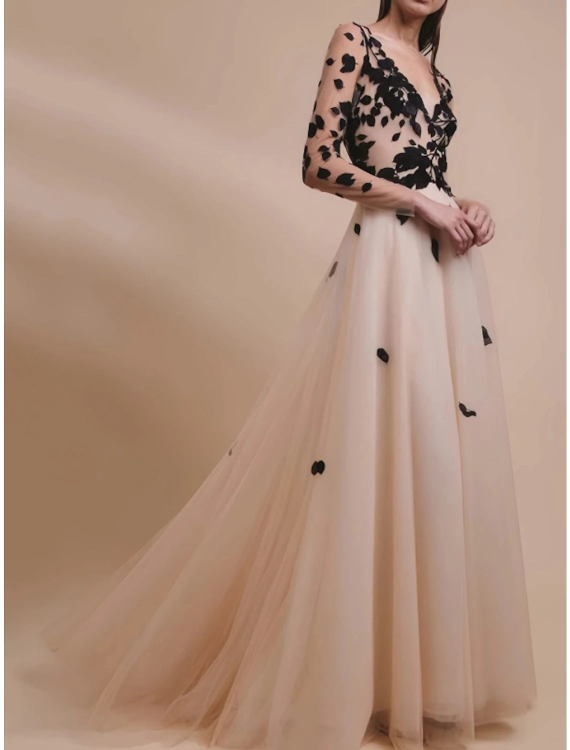 A-Line Evening Gown Champagne Gold Elegant Dress Formal Wedding Guest Sweep / Brush Train Long Sleeve V Neck Tulle with Embroidery Prom Dresses