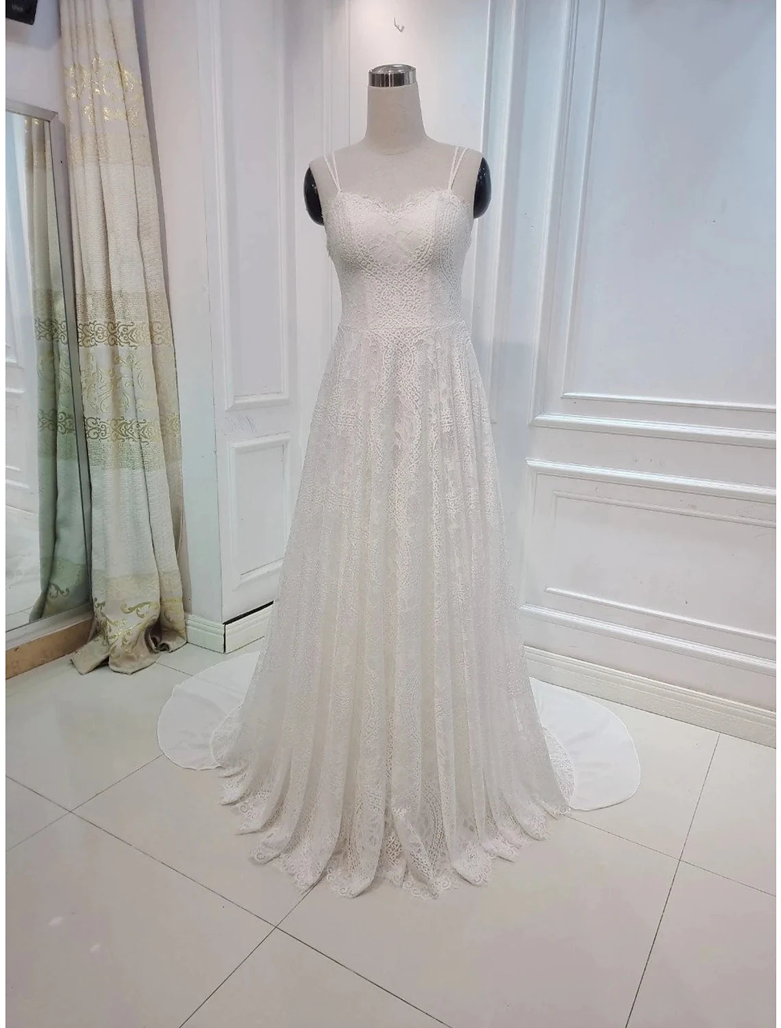 Beachy Boho A-Line Sweetheart Lace Pleated Chapel Train Wedding Dress.