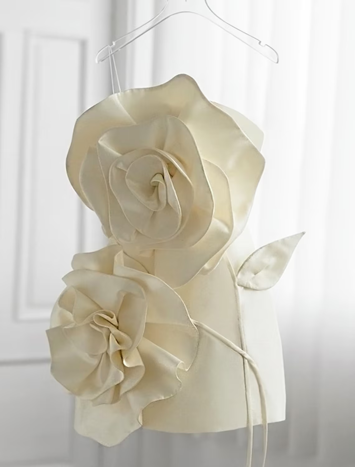 Chic Sheath Strapless Floral Ruffle Satin Mini Homecoming Party Dress.