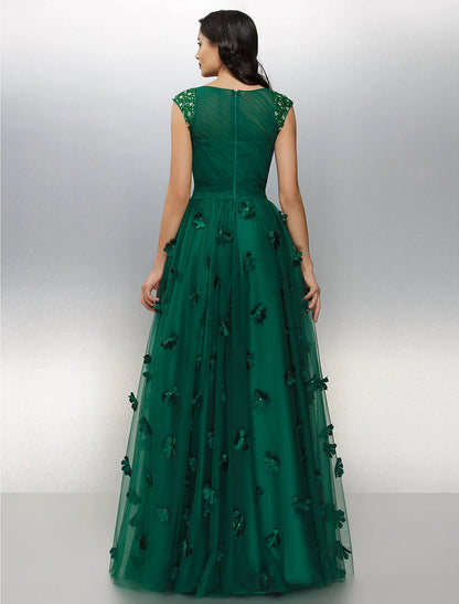 Elegant A-Line Boat Neck Short Sleeve Floral Tulle Gown for Wedding Guests.