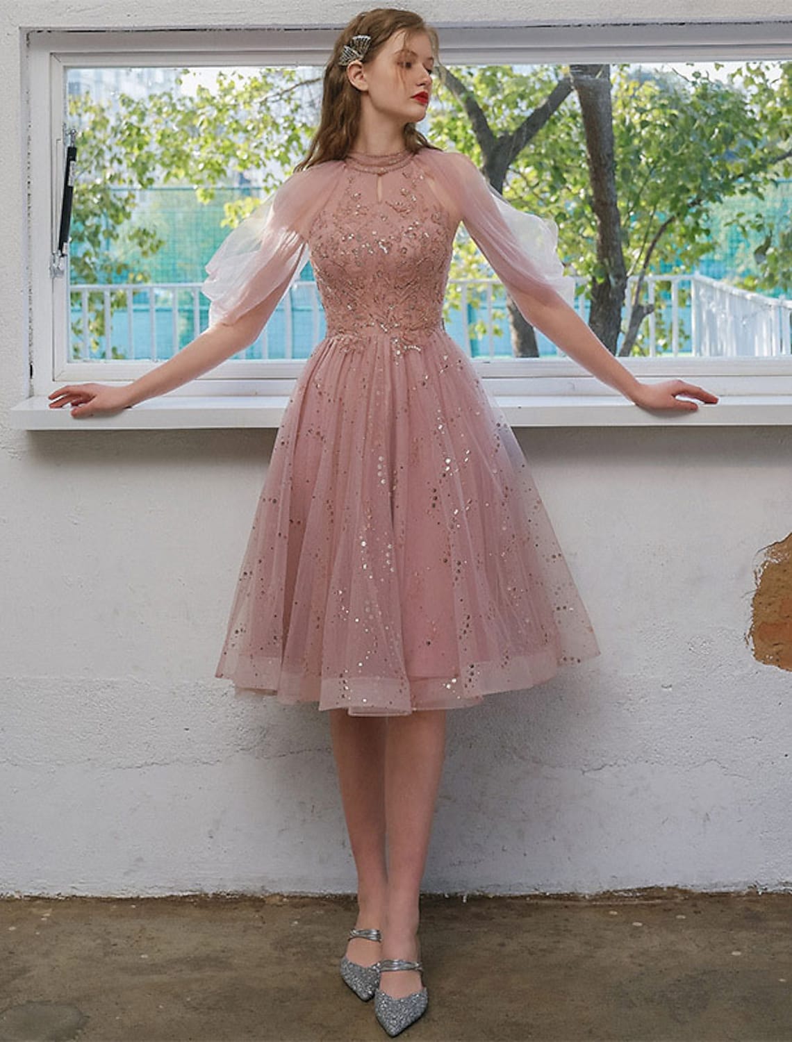 Elegant A-Line Jewel Neck 3/4 Sleeve Sequin Tulle Knee Length Cocktail Dress.