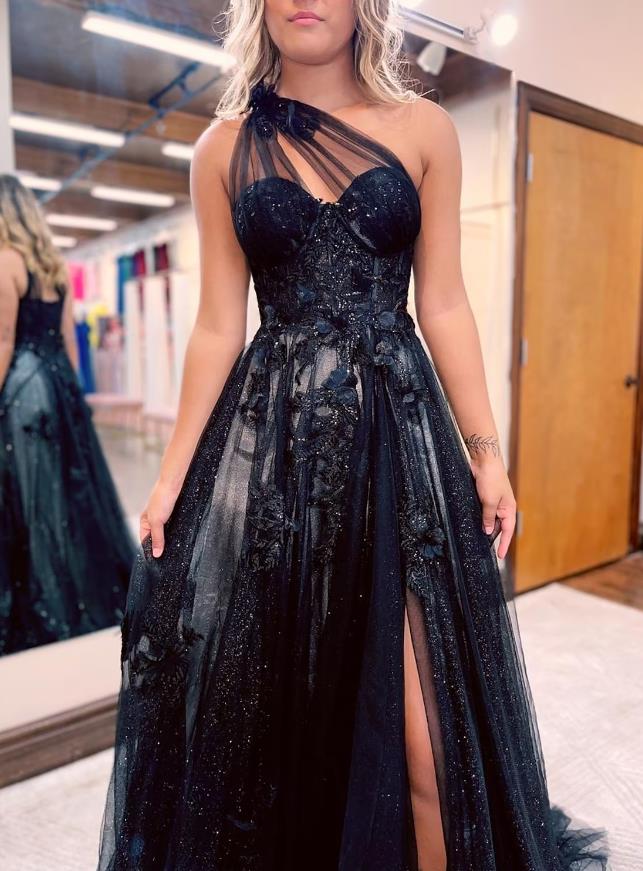 Full view of the A-Line one-shoulder color block tulle prom dress.