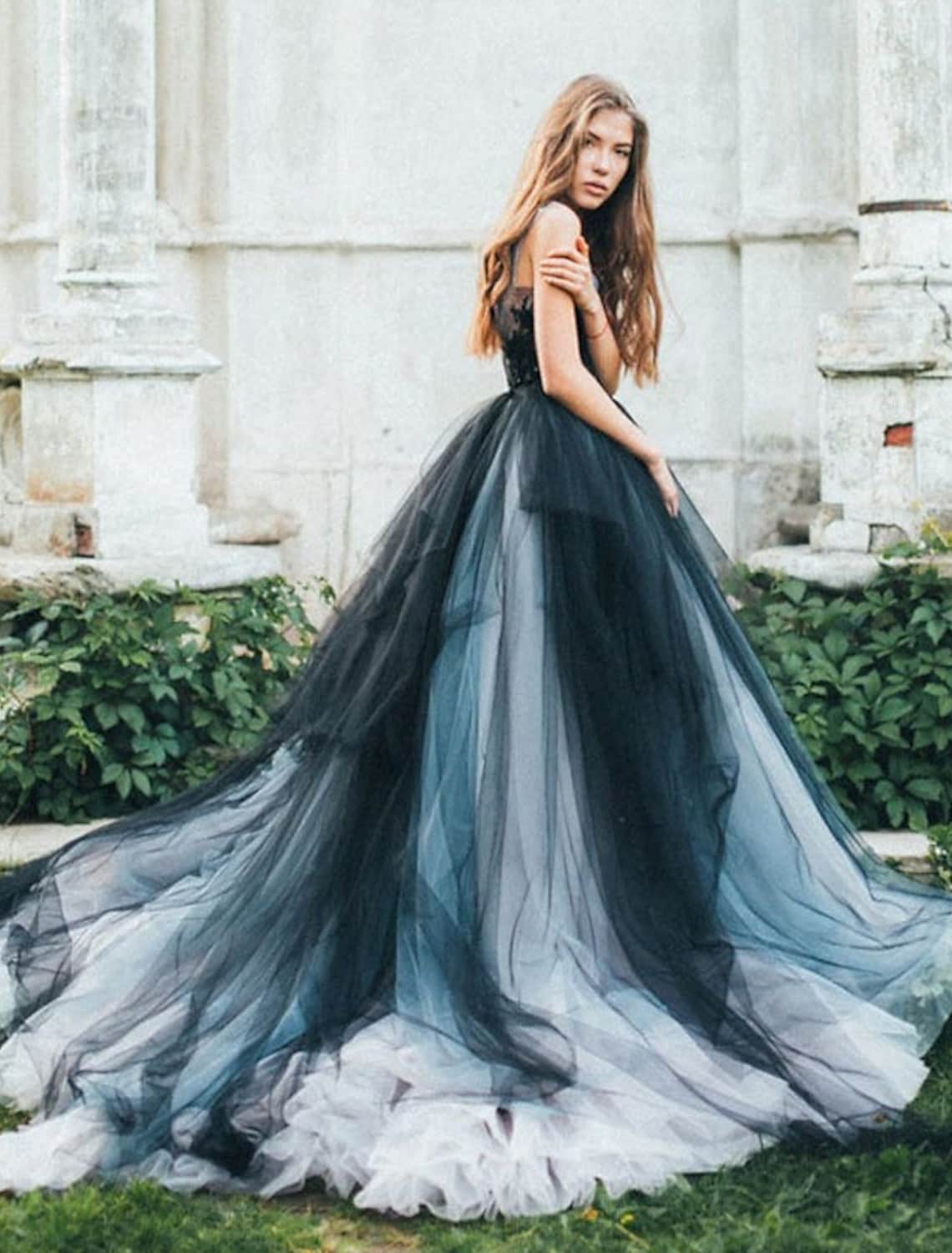 Elegant Color Block Tulle V-Neck Ball Gown Evening Dress.