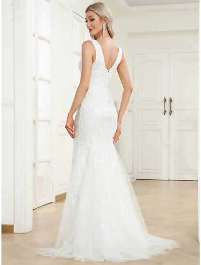 Elegant Hall Mermaid Trumpet V-Neck Lace Wedding Dress.