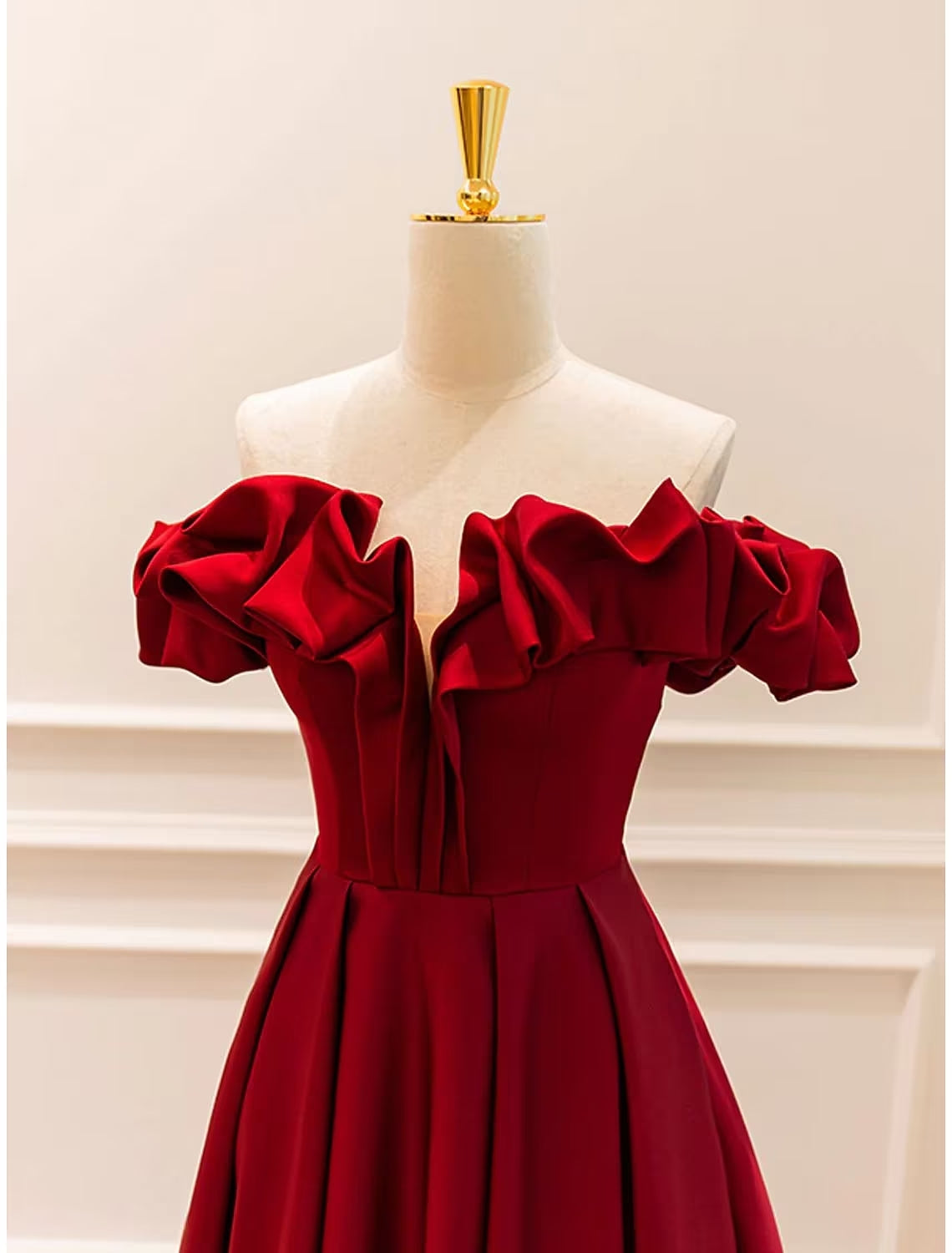 Elegant Jersey A-Line V-Neck Pleated Strappy Floor-Length Evening Gown.