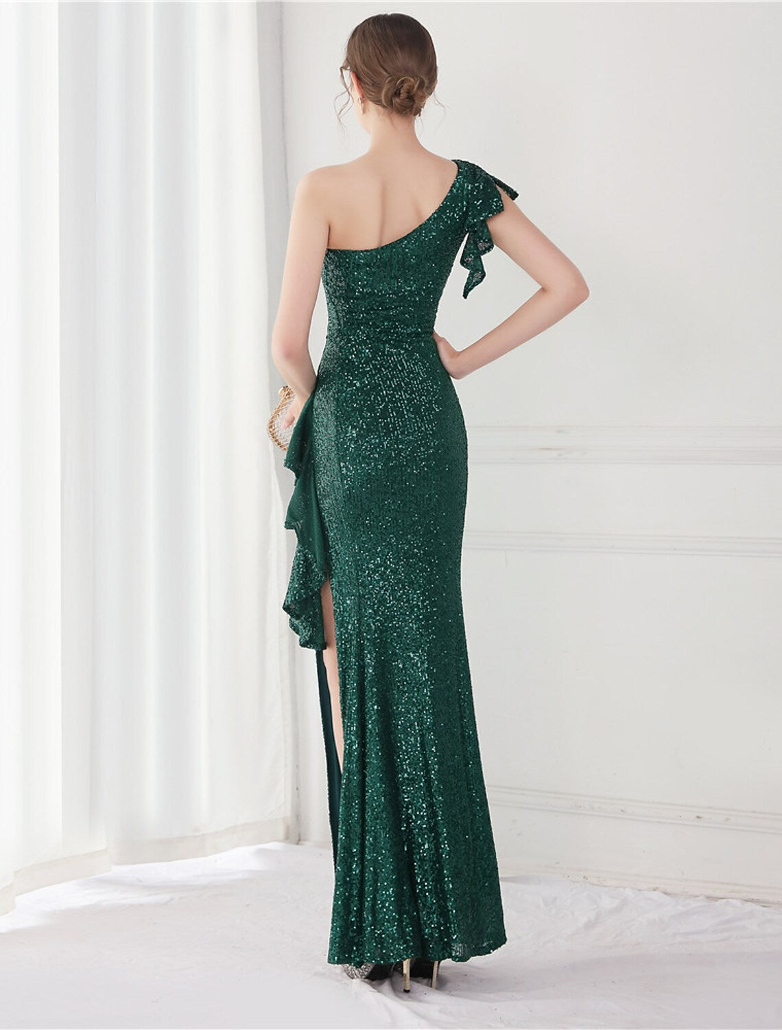 Elegant Sequined Mermaid One-Shoulder Floor-Length Evening Dress with Slit.