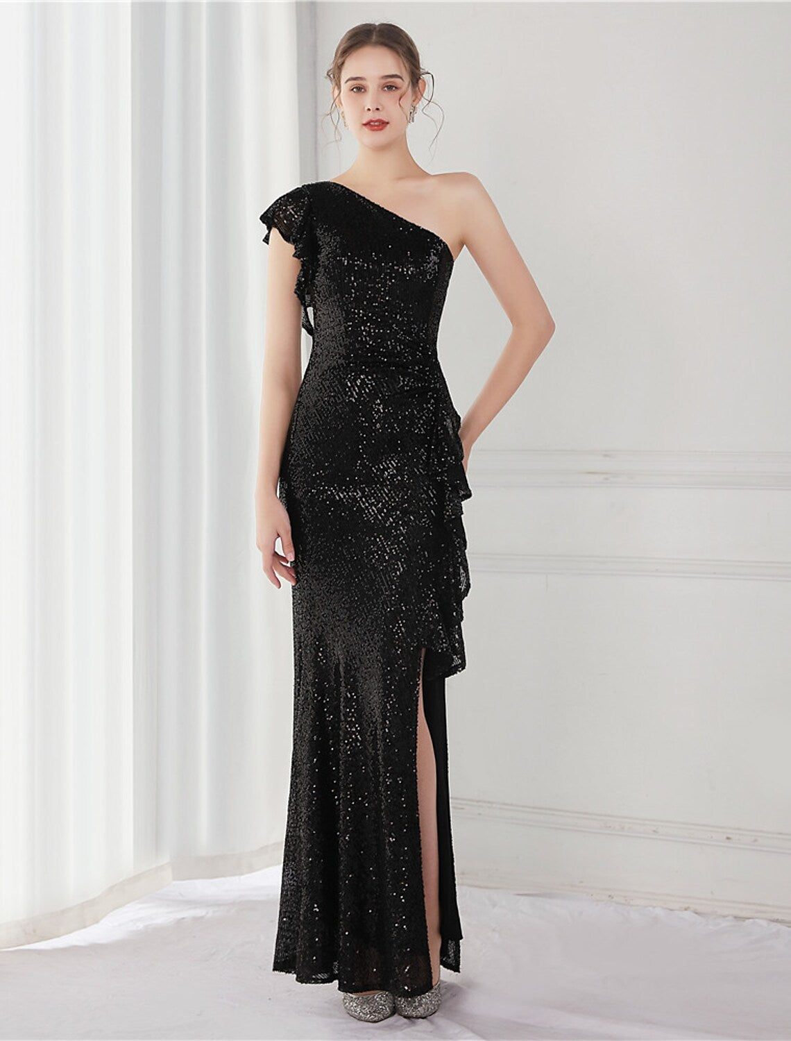 Elegant Sequined Mermaid One-Shoulder Floor-Length Evening Dress with Slit.