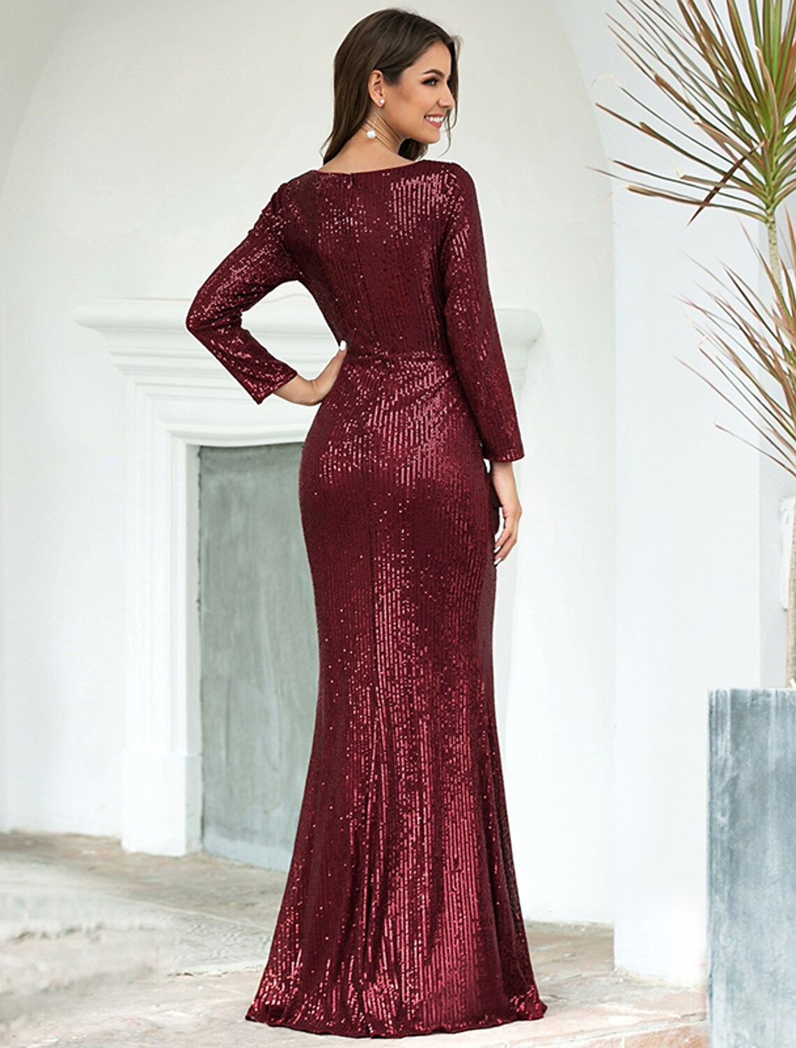 Elegant Sheath Column Plunging Neck Long Sleeve Sequined Split Formal Evening Dress.