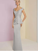 Elegant Sheath Column Plunging Neck Ruched Satin Evening Gown for Wedding Guests.