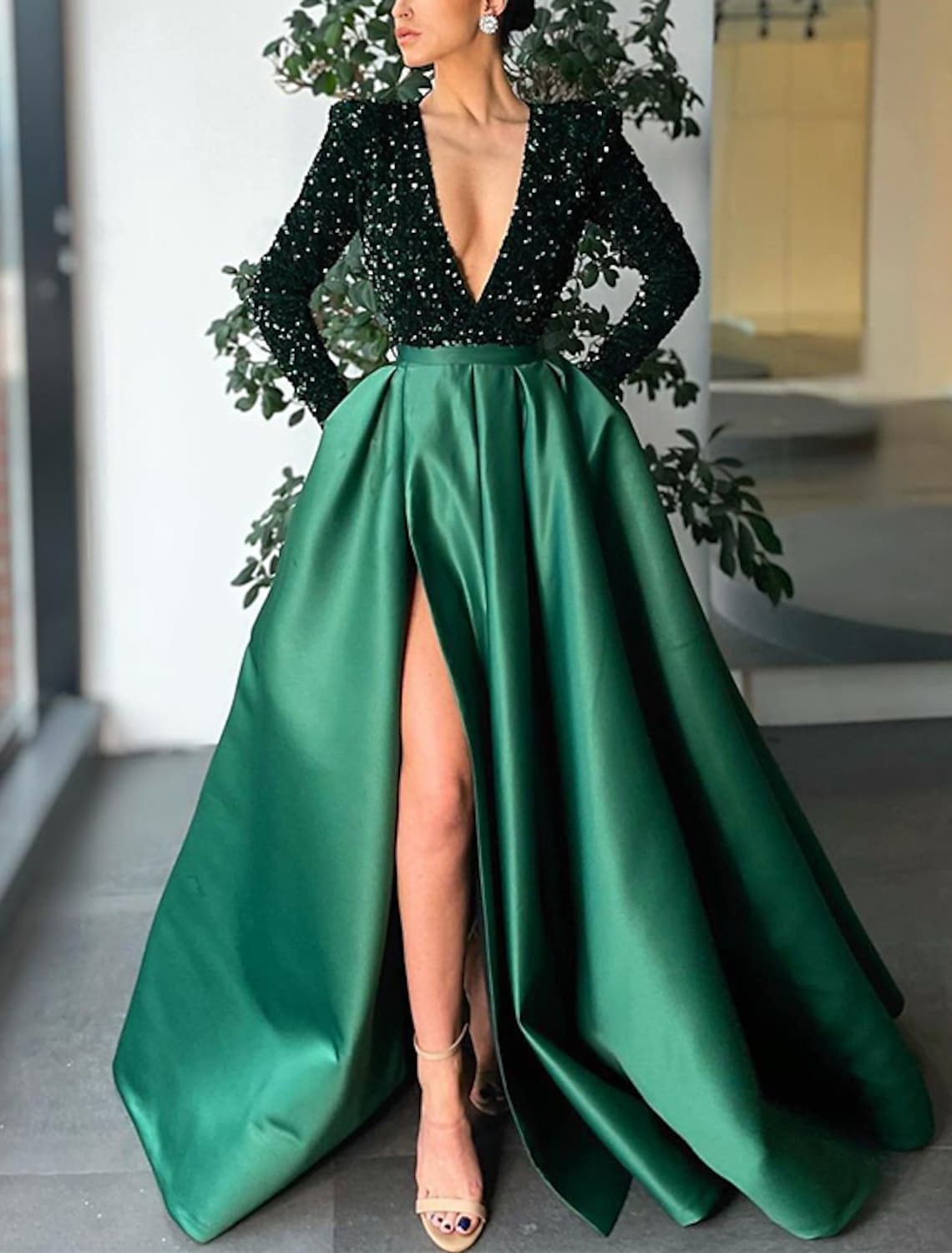 Sparkling Ball Gown Long Sleeve V-Neck Satin Sequin Pocket Evening Dress.
