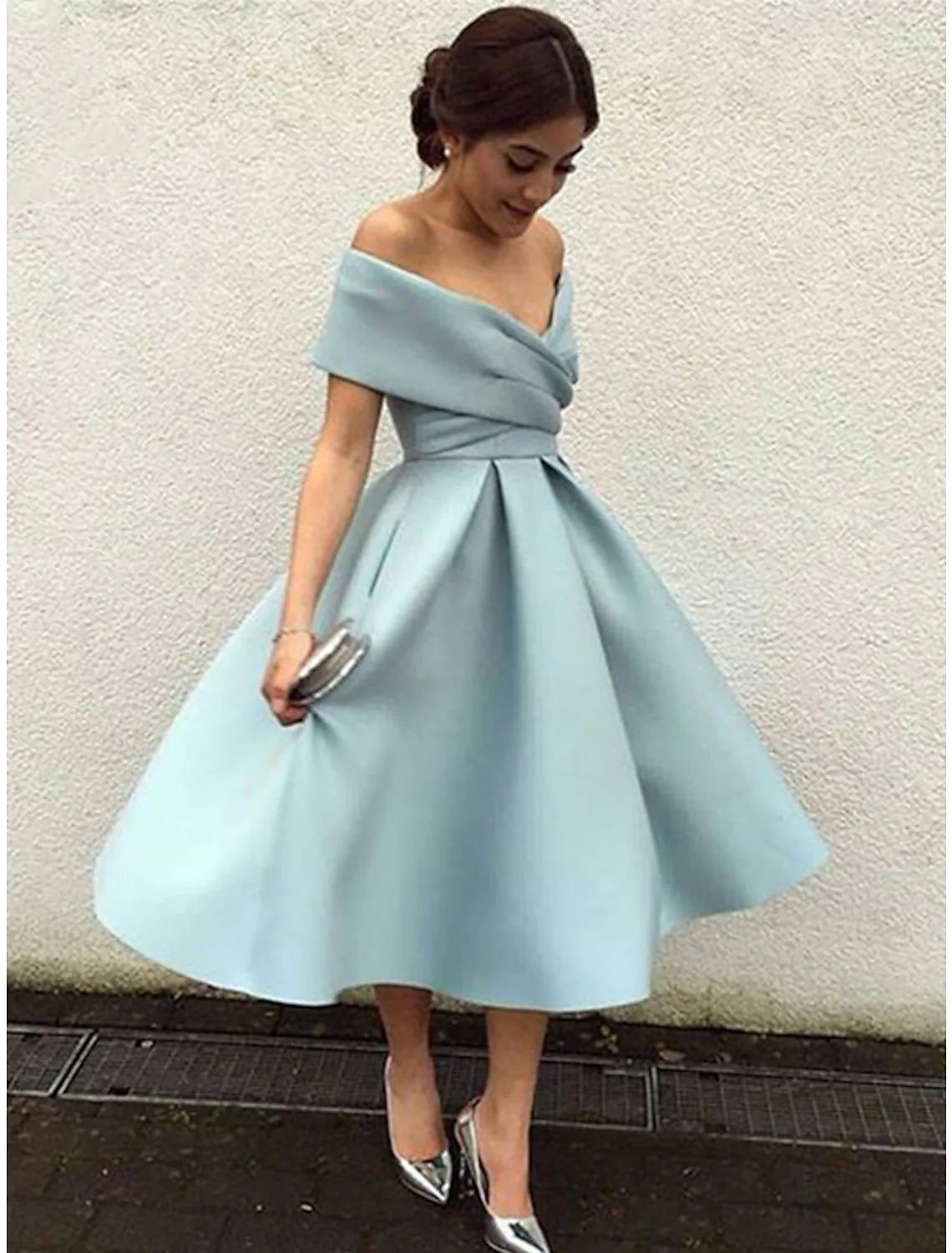 Vintage A-Line V-Neck Short Sleeve Tea Length Homecoming Cocktail Dress.