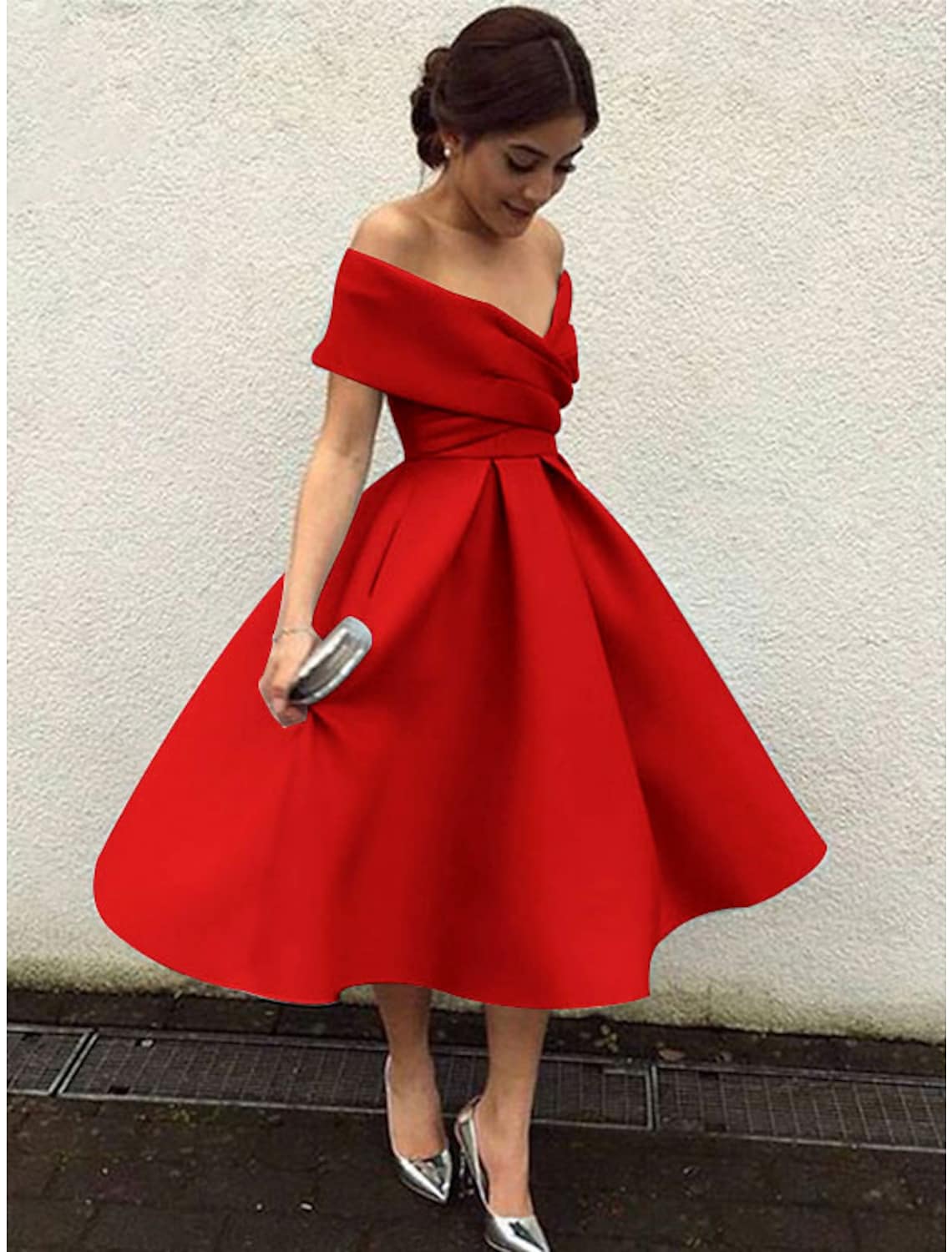 Vintage A-Line V-Neck Short Sleeve Tea Length Homecoming Cocktail Dress.